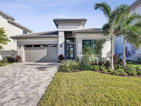 9918 Rising Wing St, Palm Beach Gardens, FL 33412