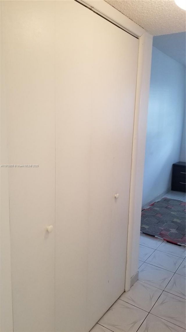 220 SW 9th Ave, Unit 519, Hallandale Beach, FL 33009 Photo