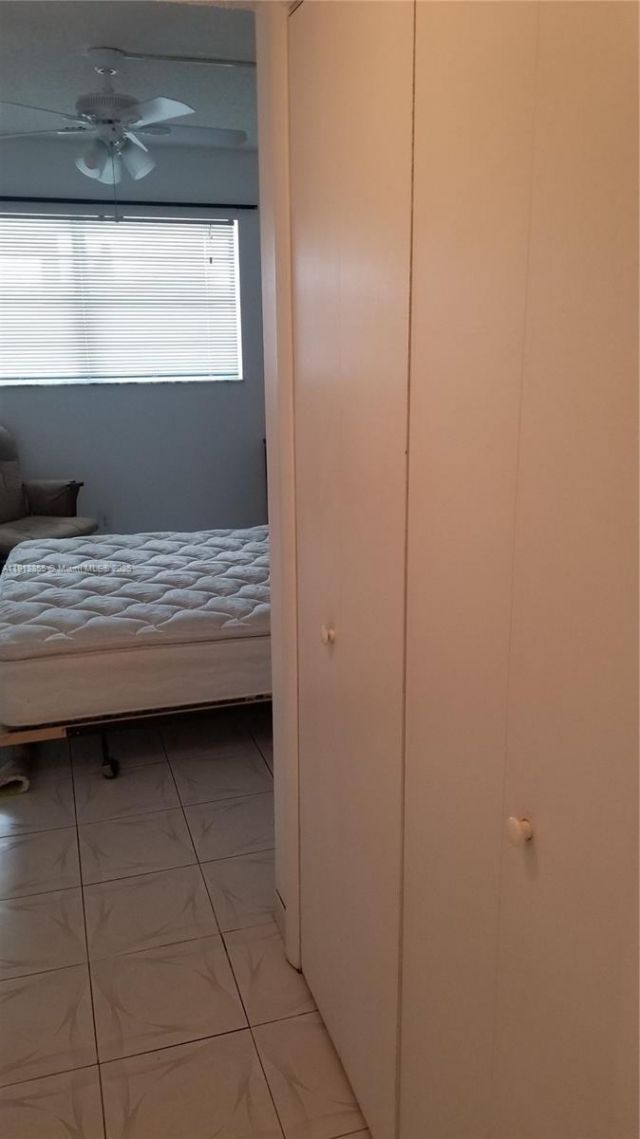 220 SW 9th Ave, Unit 519, Hallandale Beach, FL 33009 Photo