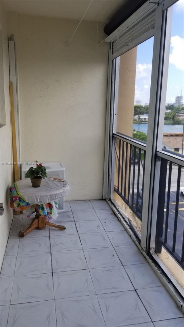 220 SW 9th Ave, Unit 519, Hallandale Beach, FL 33009 Photo