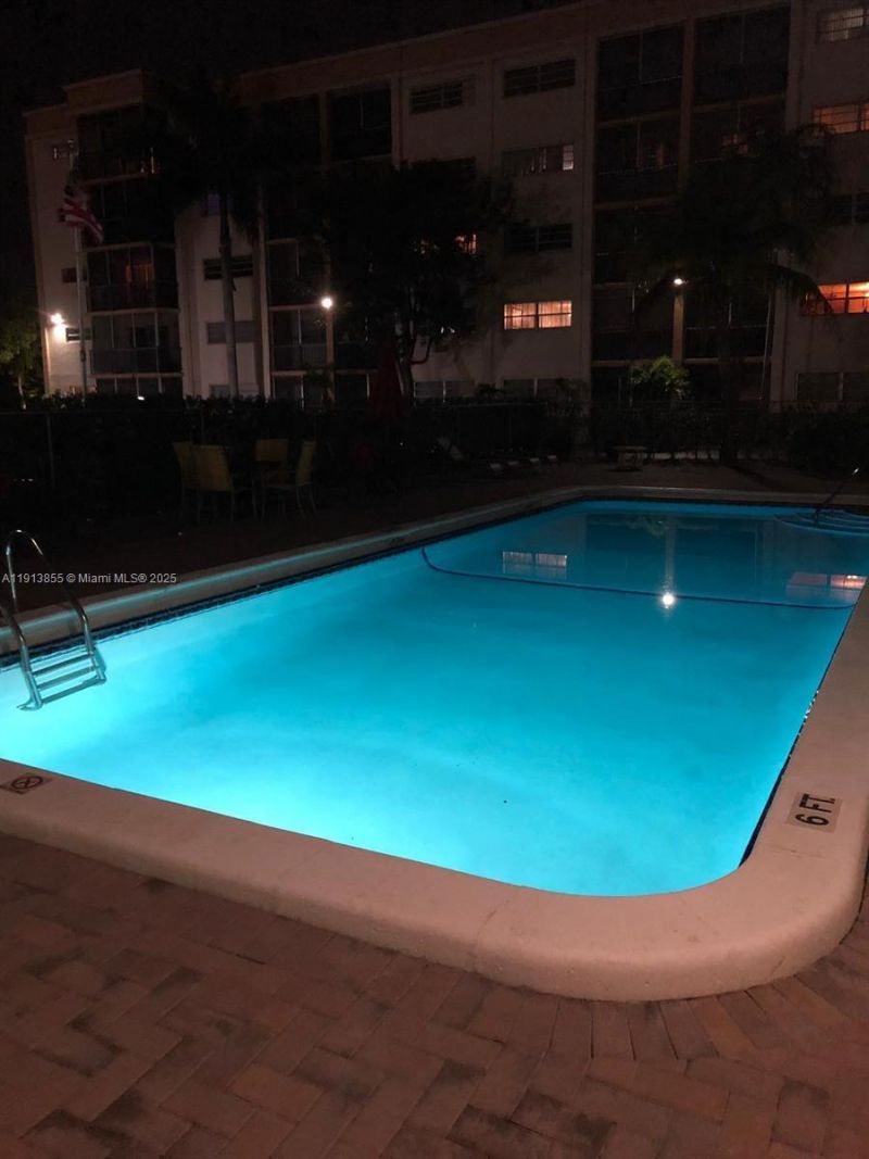 220 SW 9th Ave, Unit 519, Hallandale Beach, FL 33009 Photo