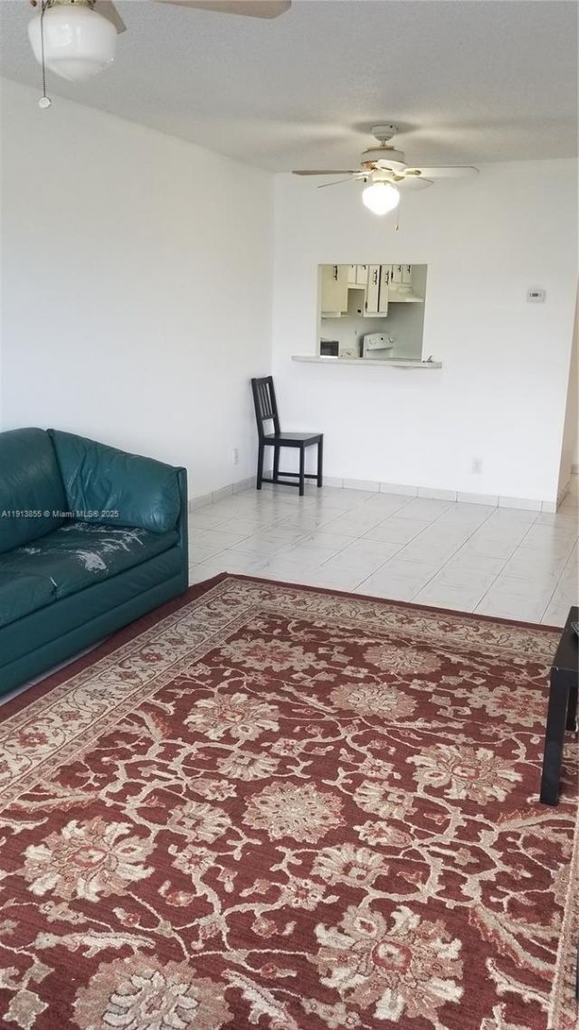 220 SW 9th Ave, Unit 519, Hallandale Beach, FL 33009 Photo