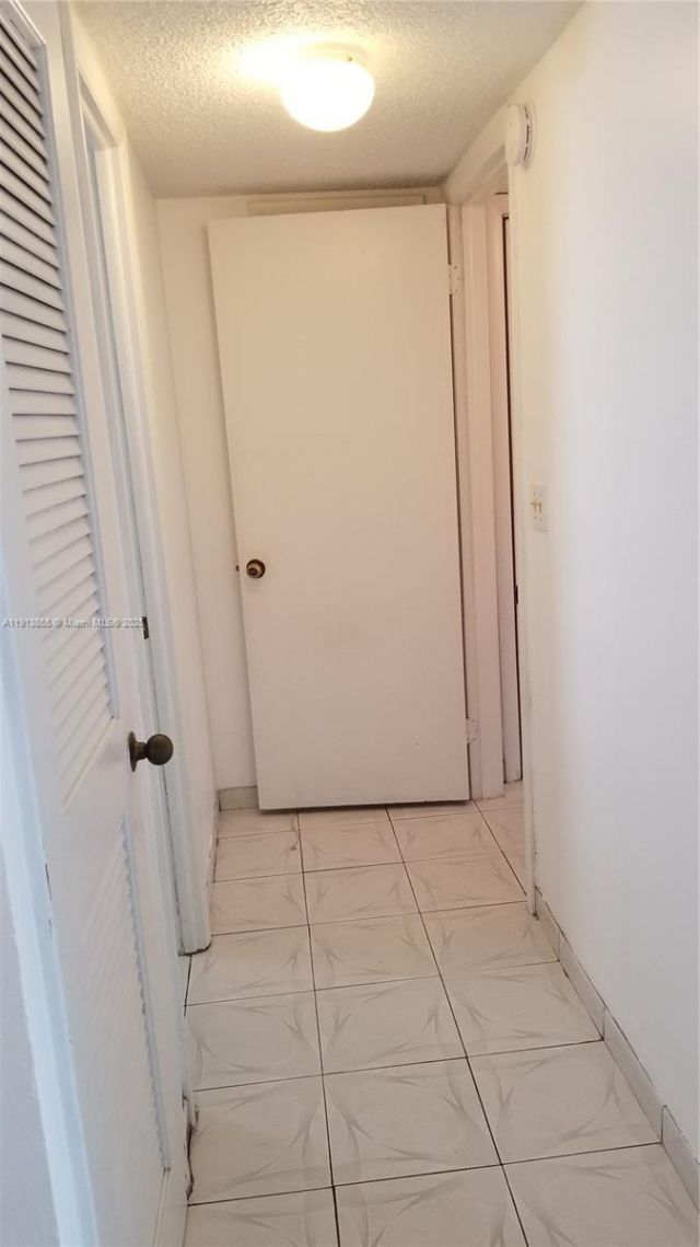 220 SW 9th Ave, Unit 519, Hallandale Beach, FL 33009 Photo