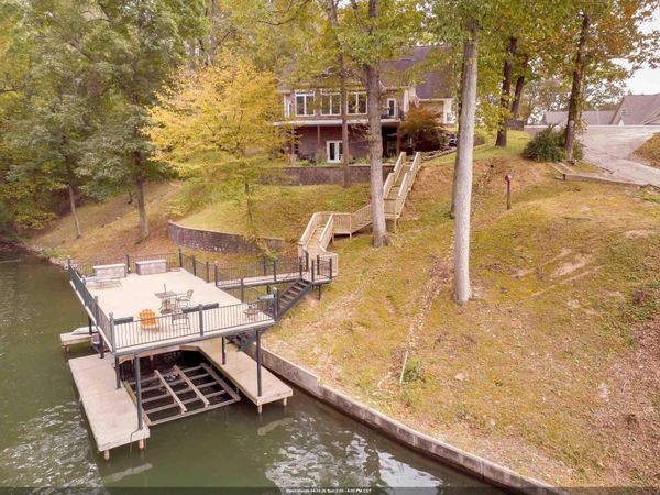 282 Lakeview Shores Dr, Muscle Shoals, AL 35661