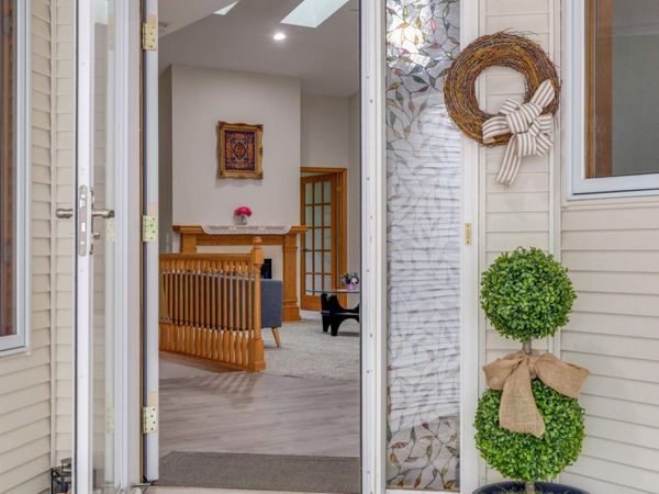 3424 Eagan Oaks Court, Eagan, MN 55123