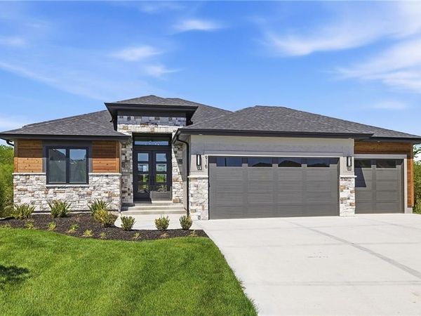 916 Savannah Lane, Greenwood, MO 64034