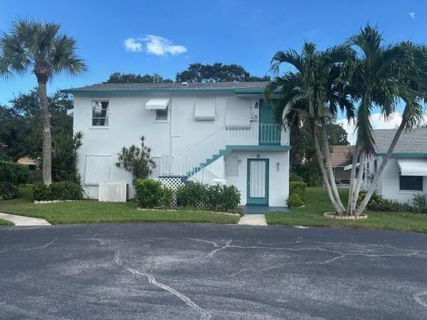 10162 N Meridian Way N, Unit 6, Palm Beach Gardens, FL 33410