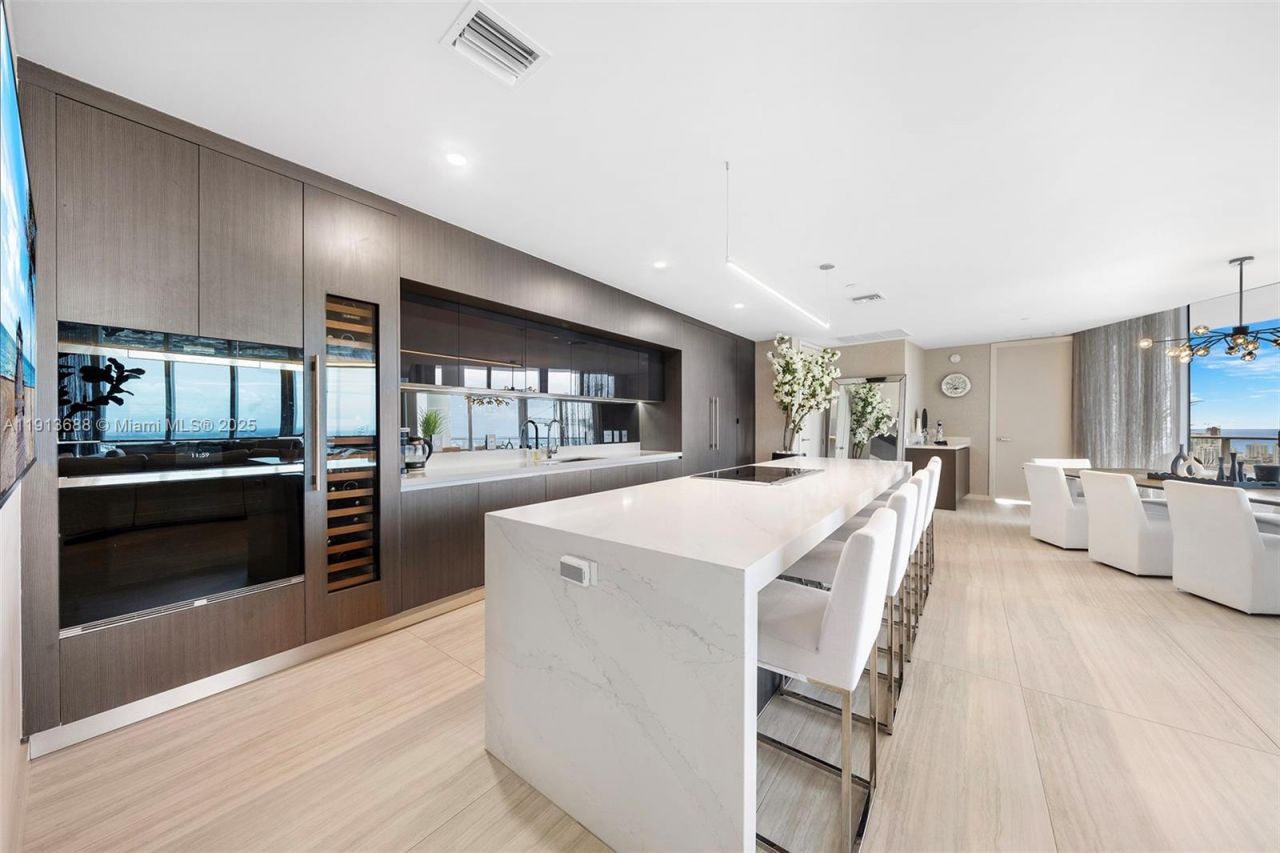 851 NE 1st Ave, Unit 5312, Miami, FL 33132 Photo