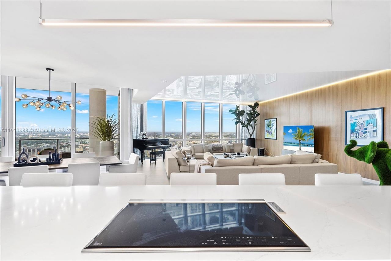 851 NE 1st Ave, Unit 5312, Miami, FL 33132 Photo