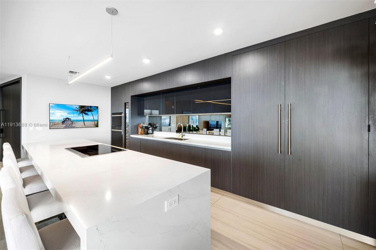 851 NE 1st Ave, Unit 5312, Miami, FL 33132 Photo