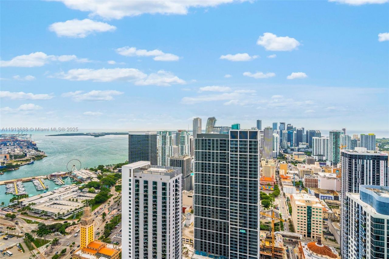 851 NE 1st Ave, Unit 5312, Miami, FL 33132 Photo