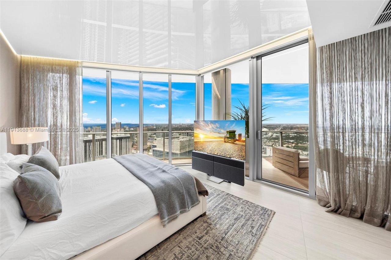 851 NE 1st Ave, Unit 5312, Miami, FL 33132 Photo