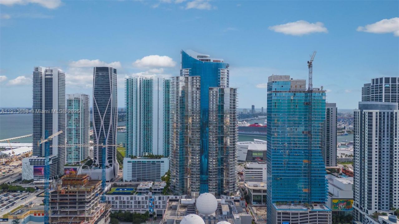 851 NE 1st Ave, Unit 5312, Miami, FL 33132 Photo