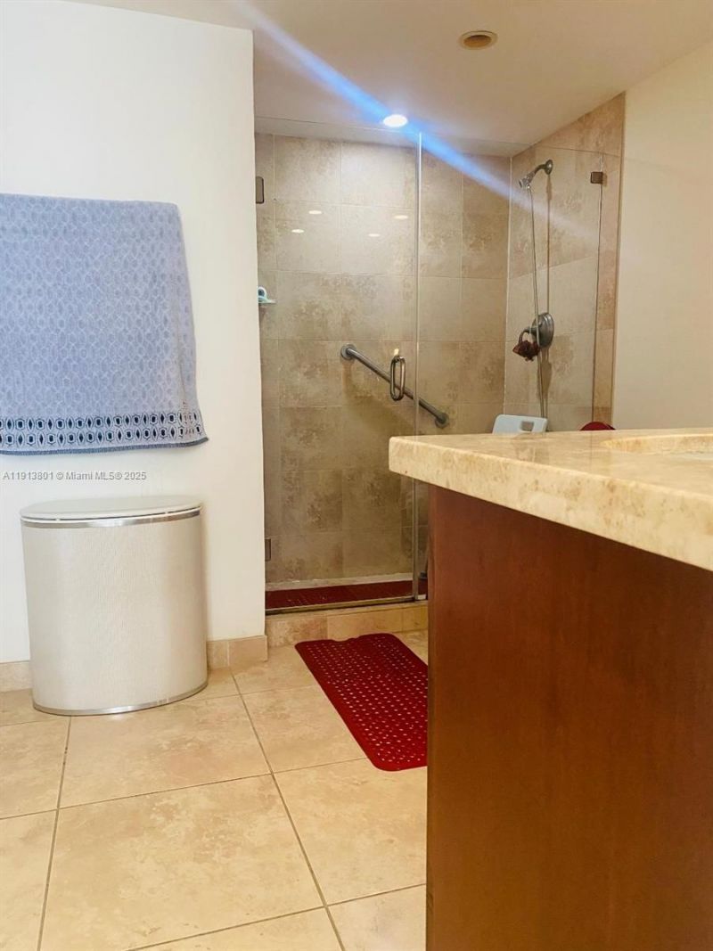 575 Crandon Blvd, Unit 406, Key Biscayne, FL 33149 Photo