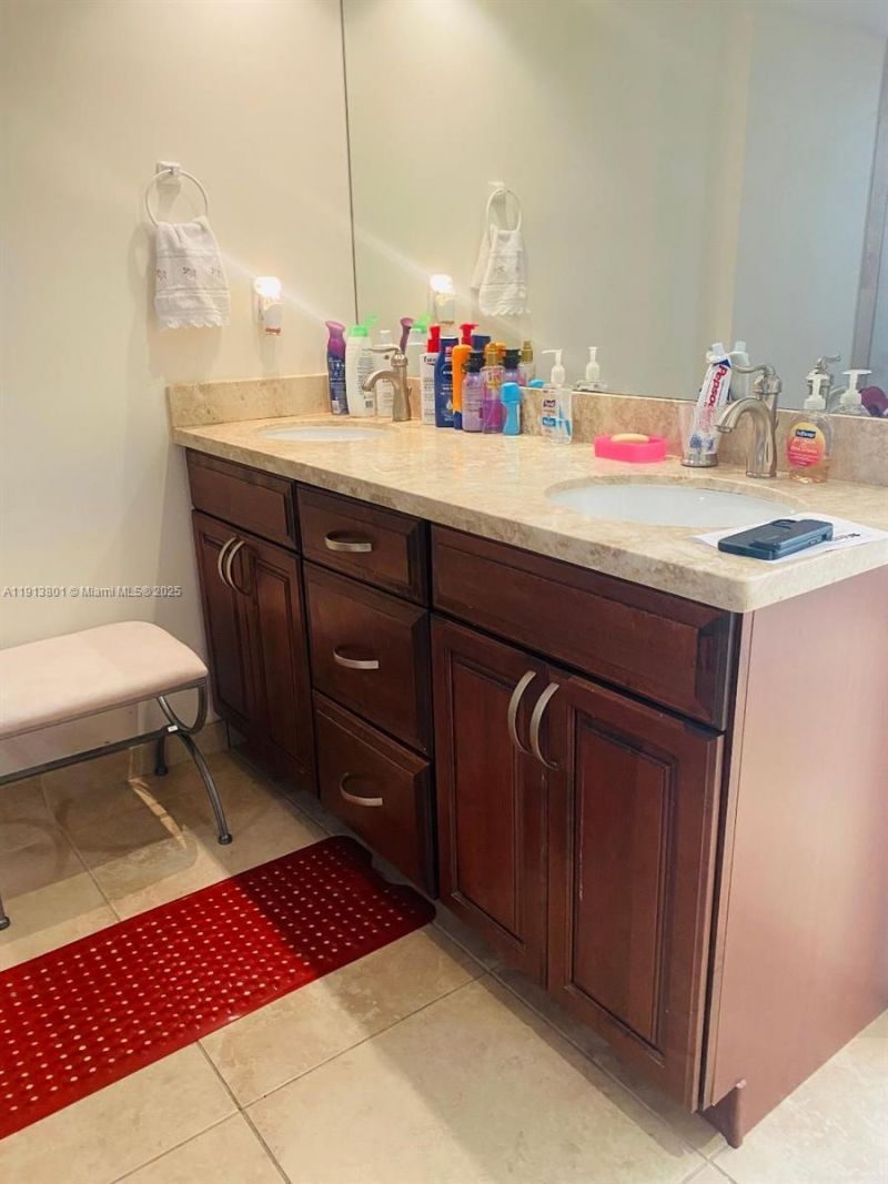 575 Crandon Blvd, Unit 406, Key Biscayne, FL 33149 Photo