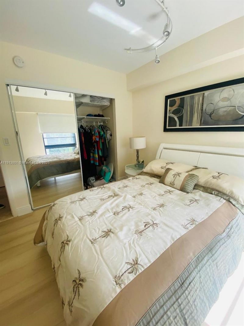 575 Crandon Blvd, Unit 406, Key Biscayne, FL 33149 Photo