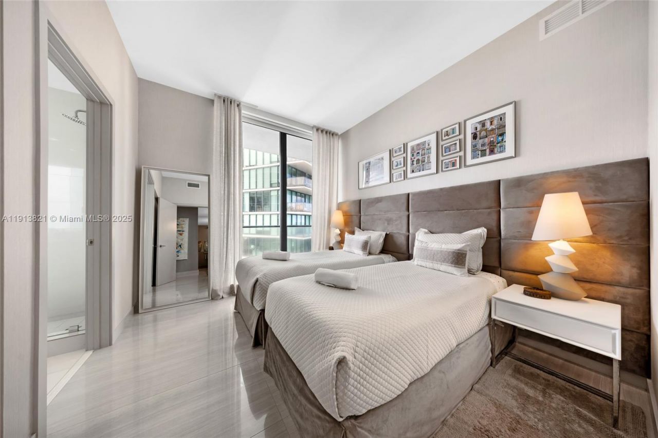 480 NE 31st St, Unit 2807, Miami, FL 33137 Photo