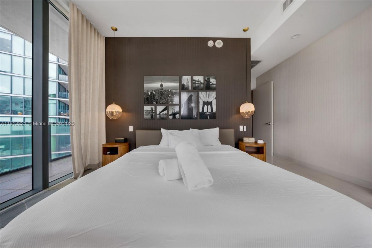 480 NE 31st St, Unit 2807, Miami, FL 33137 Photo