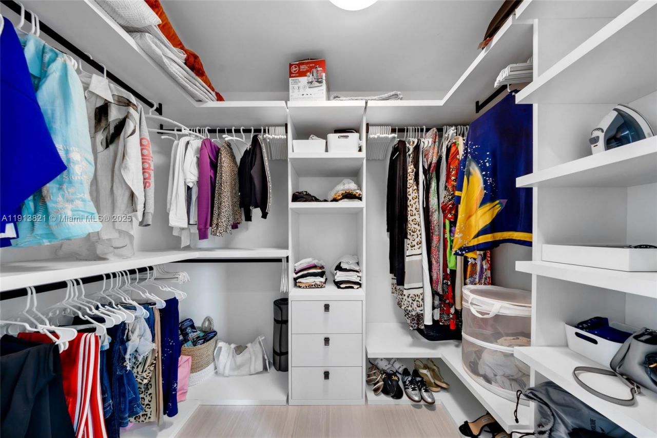 480 NE 31st St, Unit 2807, Miami, FL 33137 Photo