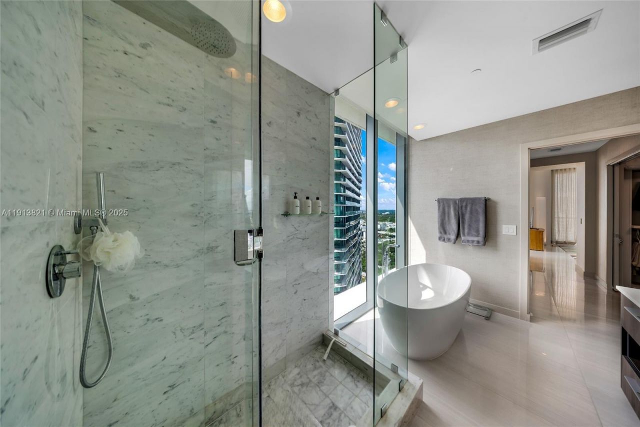 480 NE 31st St, Unit 2807, Miami, FL 33137 Photo