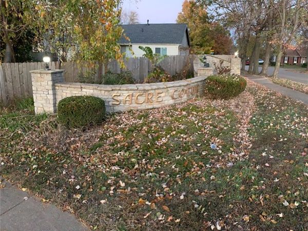 3820 Grand National Drive, Florissant, MO 63034