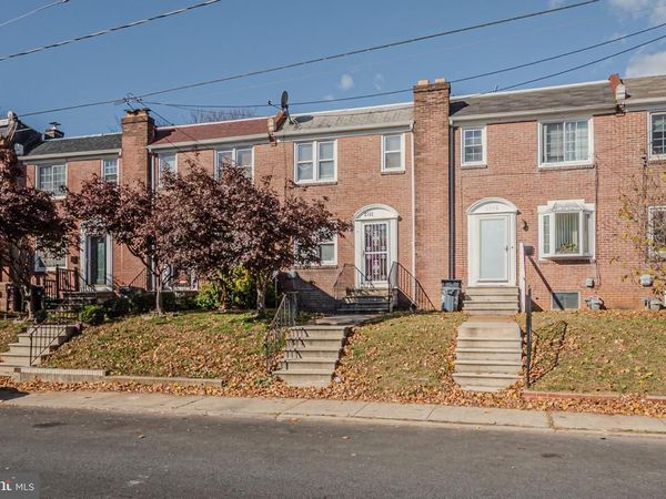 2111 N LOCUST STREET, WILMINGTON, DE 19802