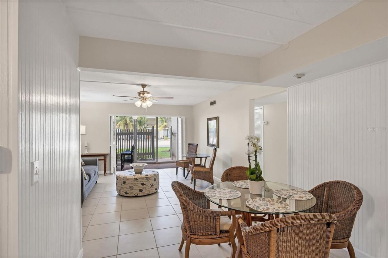 845 Benjamin Franklin Drive, Unit 104, Sarasota, FL 34236 Photo