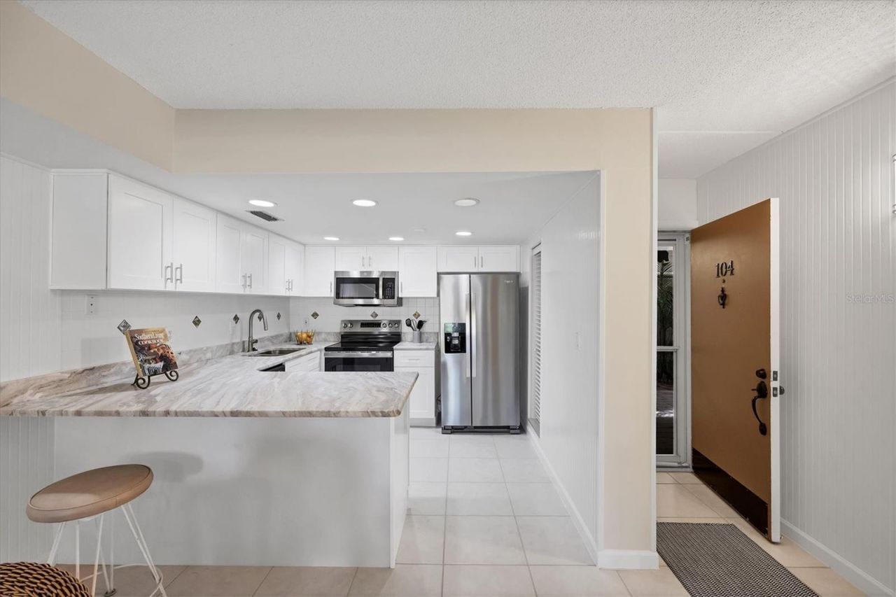 845 Benjamin Franklin Drive, Unit 104, Sarasota, FL 34236 Photo