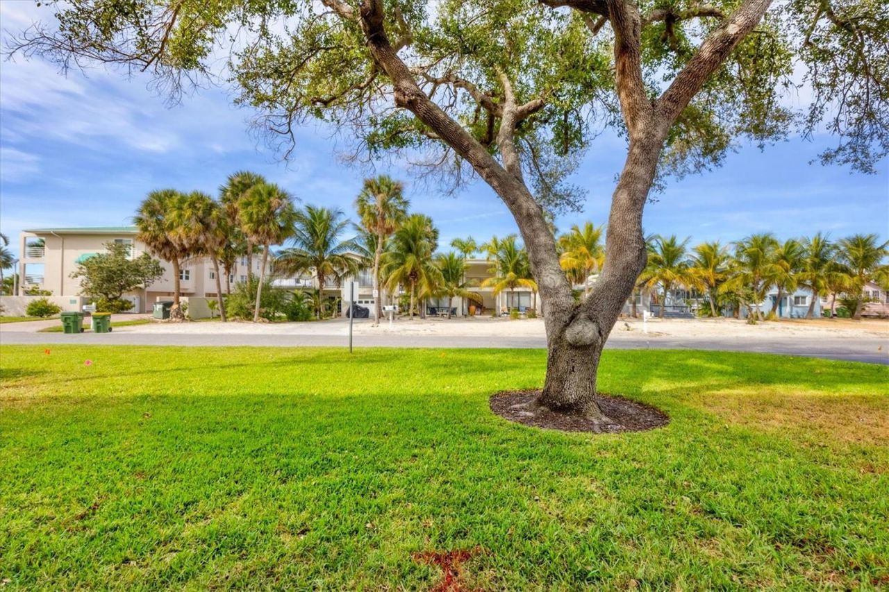 845 Benjamin Franklin Drive, Unit 104, Sarasota, FL 34236 Photo