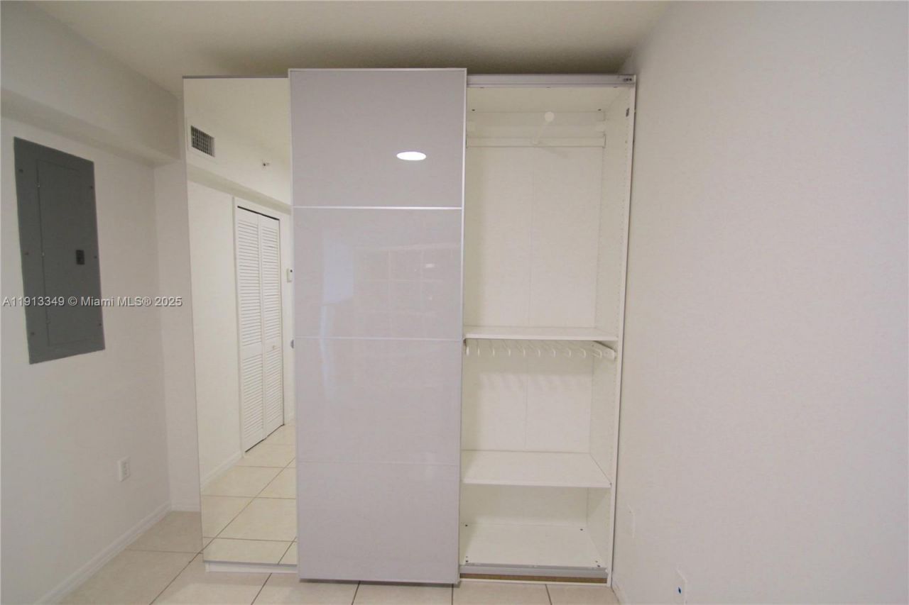 218 NW 12th Avenue, Unit 502, Miami, FL 33128 Photo