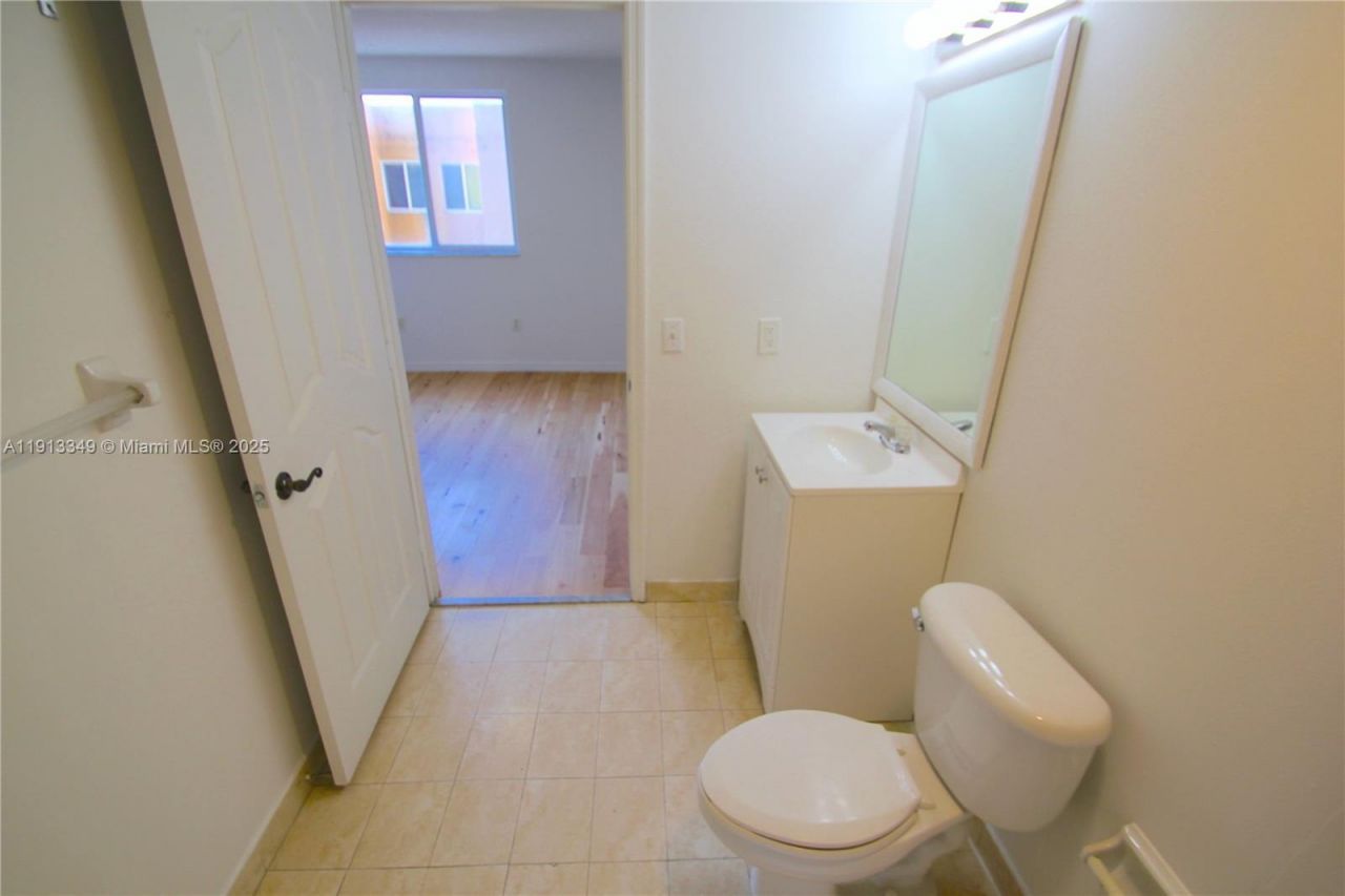 218 NW 12th Avenue, Unit 502, Miami, FL 33128 Photo