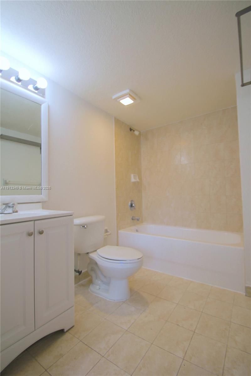 218 NW 12th Avenue, Unit 502, Miami, FL 33128 Photo