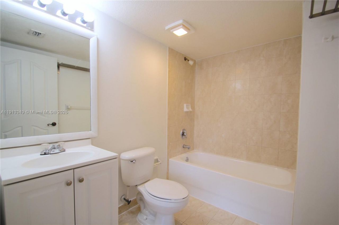 218 NW 12th Avenue, Unit 502, Miami, FL 33128 Photo