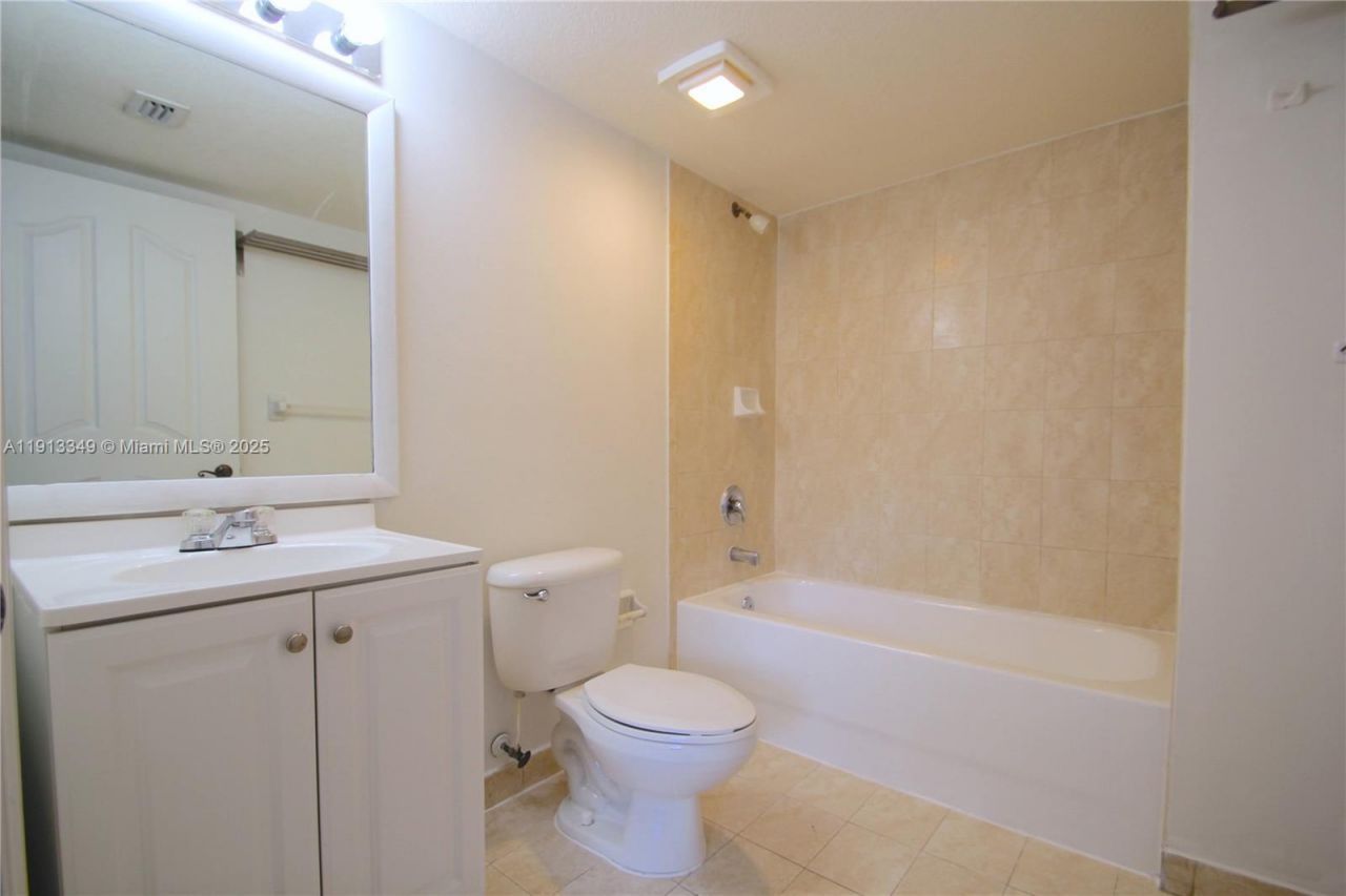 218 NW 12th Avenue, Unit 502, Miami, FL 33128 Photo