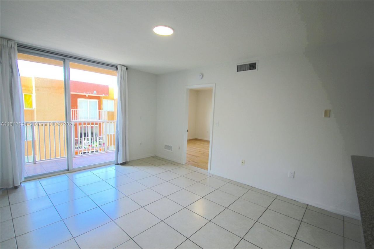 218 NW 12th Avenue, Unit 502, Miami, FL 33128 Photo