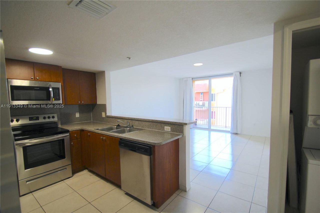 218 NW 12th Avenue, Unit 502, Miami, FL 33128 Photo
