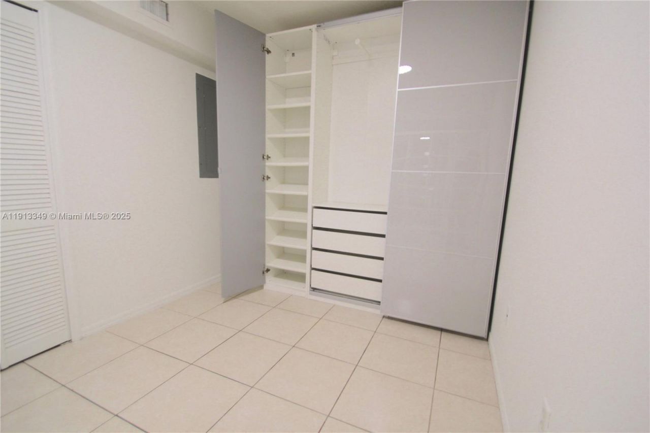 218 NW 12th Avenue, Unit 502, Miami, FL 33128 Photo