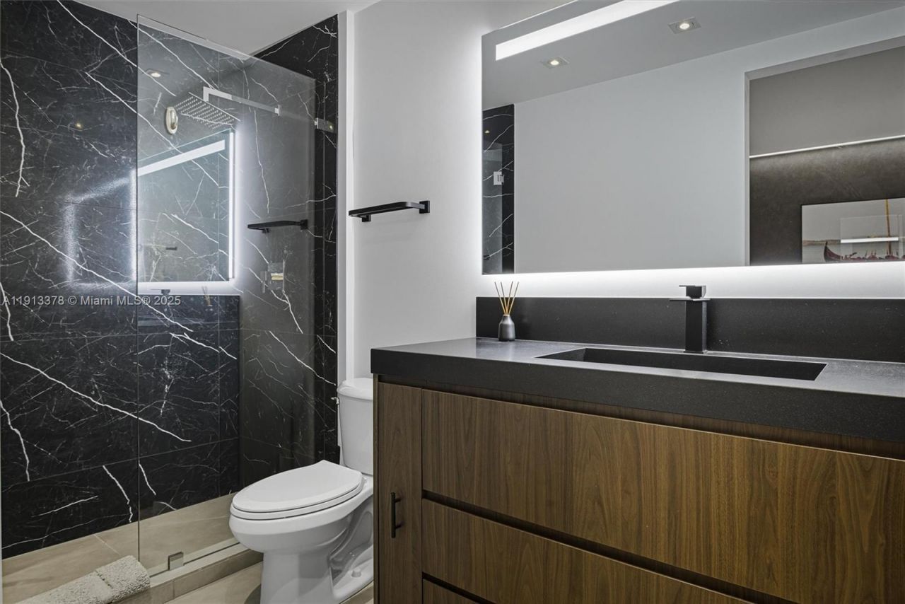 2301 Collins Ave, Unit 1634, Miami Beach, FL 33139 Photo