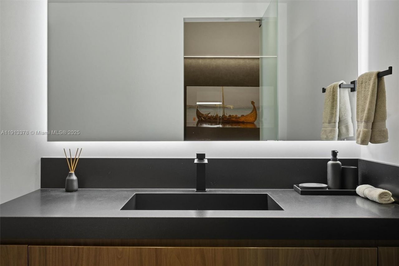 2301 Collins Ave, Unit 1634, Miami Beach, FL 33139 Photo