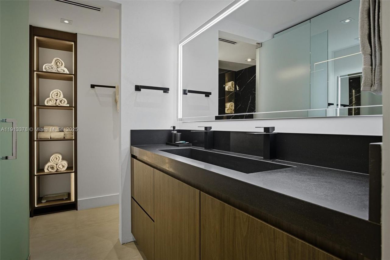 2301 Collins Ave, Unit 1634, Miami Beach, FL 33139 Photo