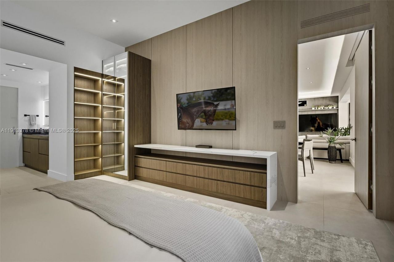 2301 Collins Ave, Unit 1634, Miami Beach, FL 33139 Photo