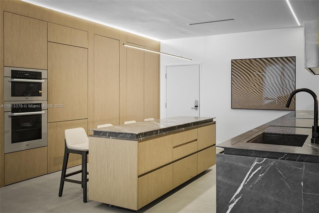 2301 Collins Ave, Unit 1634, Miami Beach, FL 33139 Photo