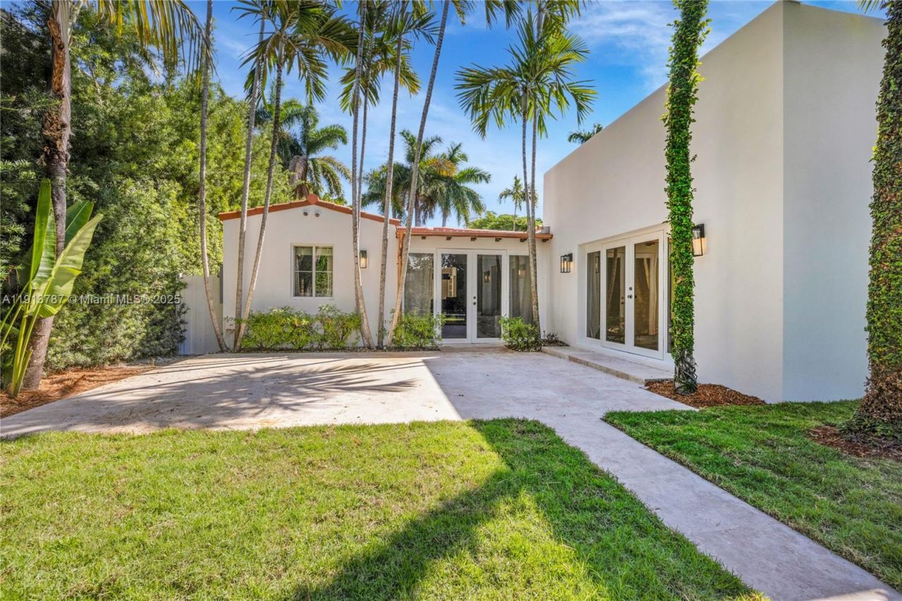 4484 Royal Palm Ave, Miami Beach, FL 33140 Photo