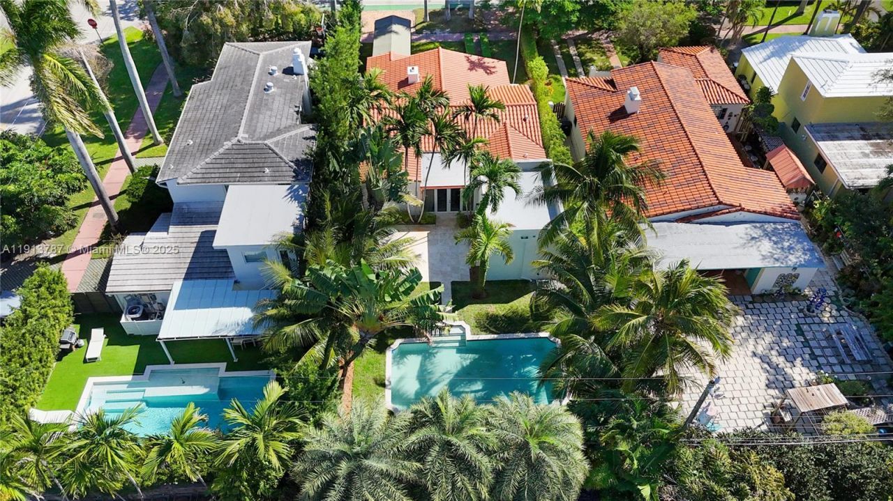 4484 Royal Palm Ave, Miami Beach, FL 33140 Photo