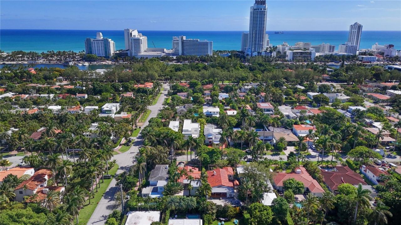 4484 Royal Palm Ave, Miami Beach, FL 33140 Photo