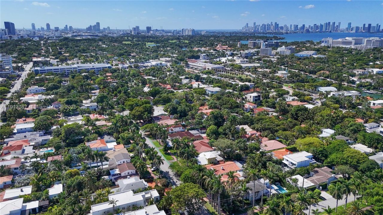 4484 Royal Palm Ave, Miami Beach, FL 33140 Photo