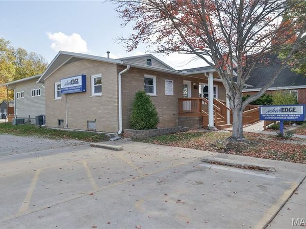 127 N Main Street, Hillsboro, IL 62049