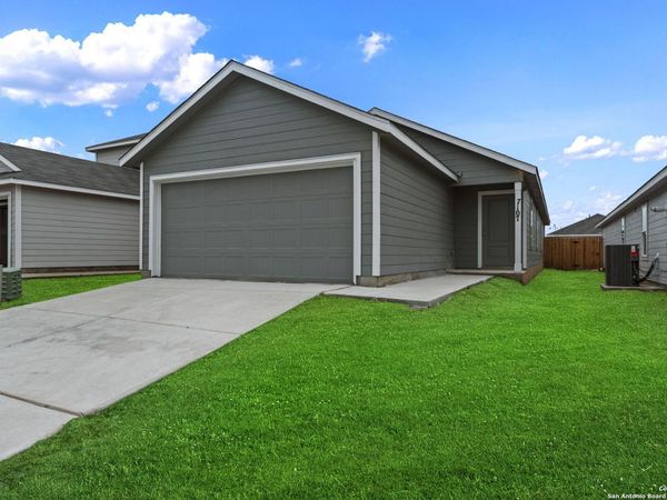7107 Brownleaf Dr, San Antonio, TX 78227