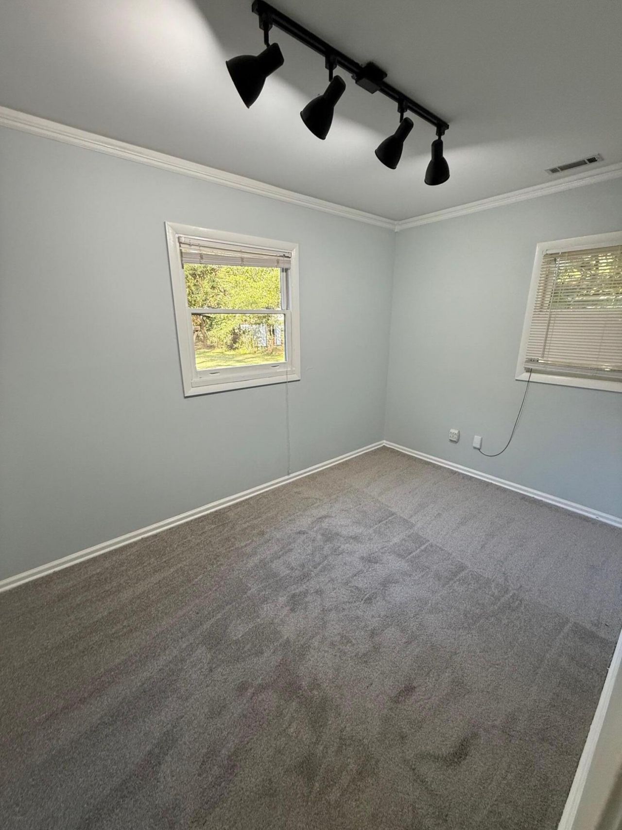 2713 Jones Avenue Photo 8