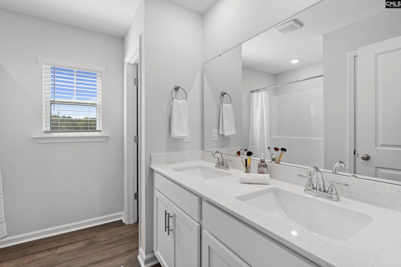 511 Bogarde Terrace Photo 17